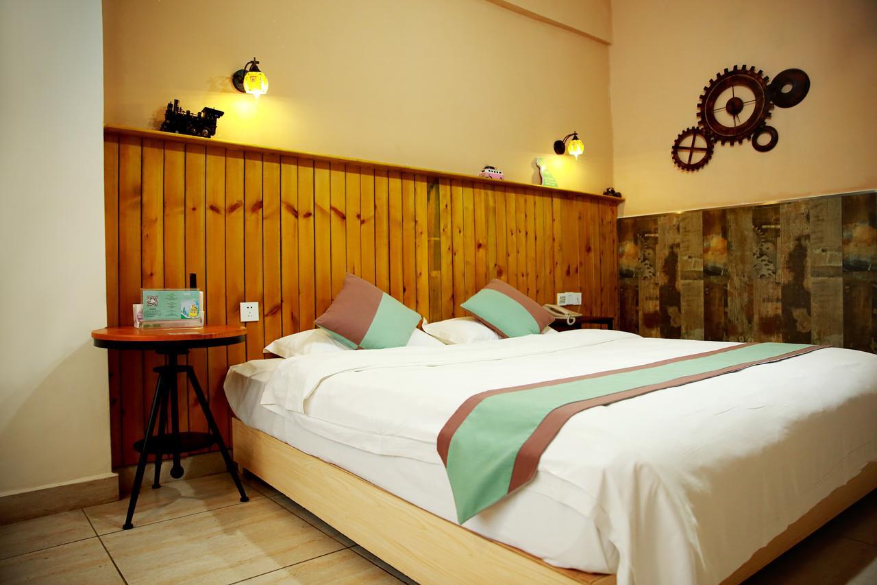 Haikou Time Inn Theme Hotel Exterior photo