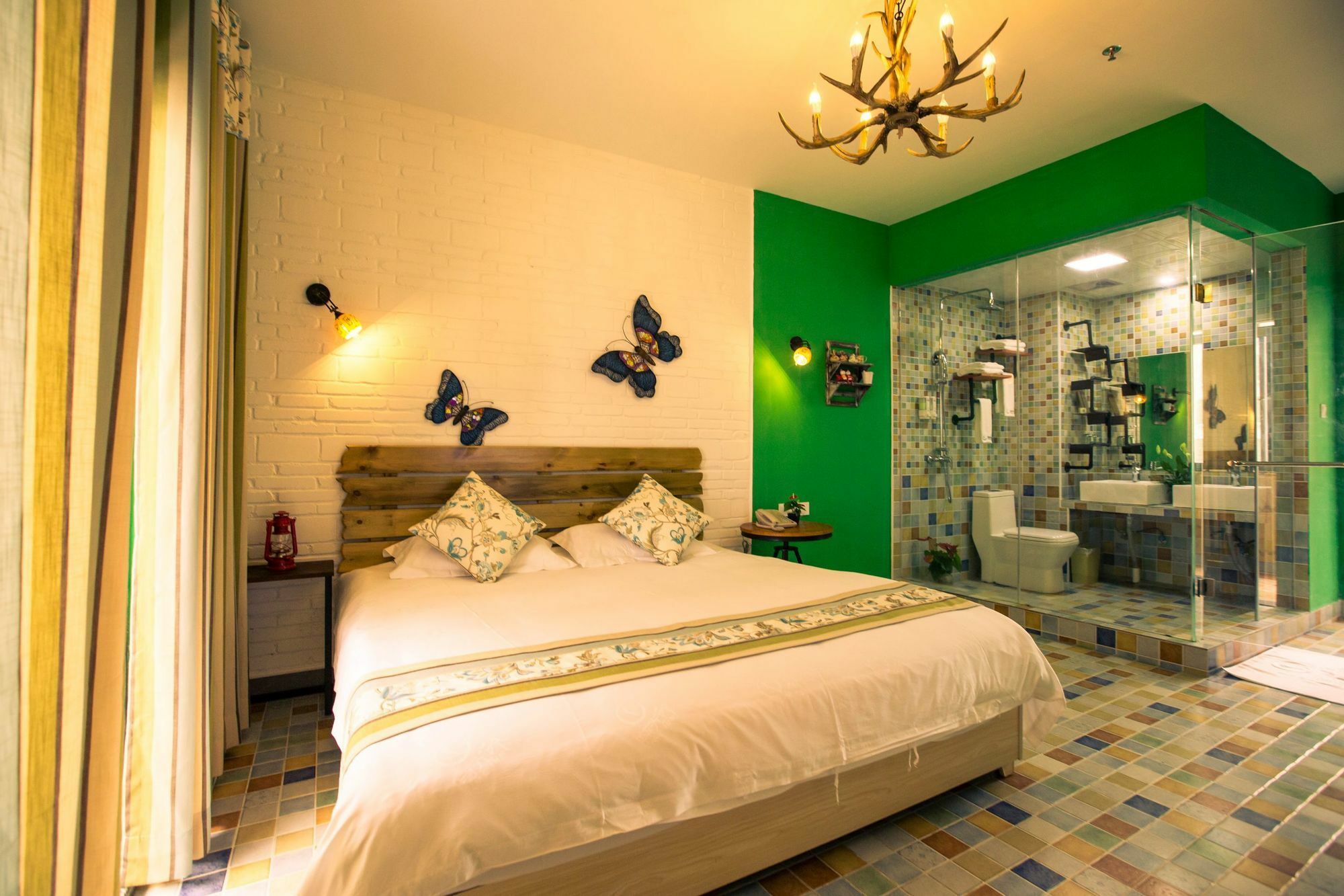 Haikou Time Inn Theme Hotel Exterior photo